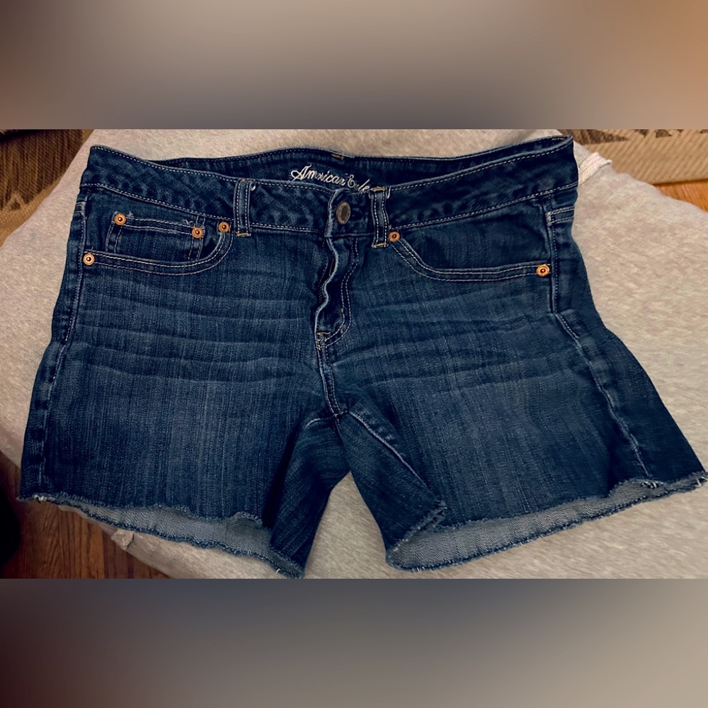 Women’s cutoff jean shorts